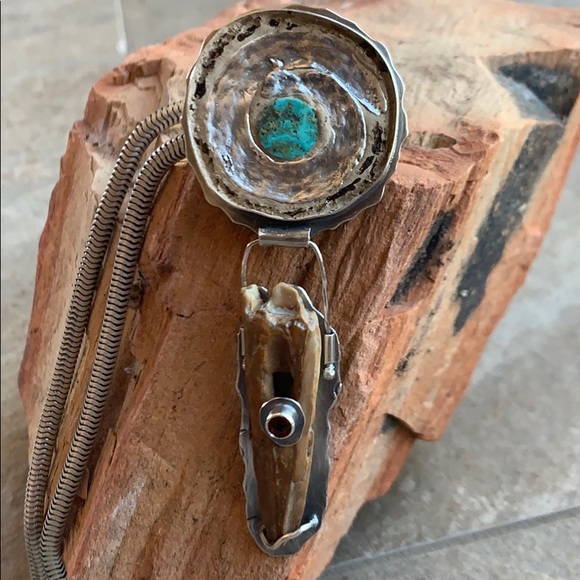 Jewelry: Pendant Necklace - Picture 2 of 5